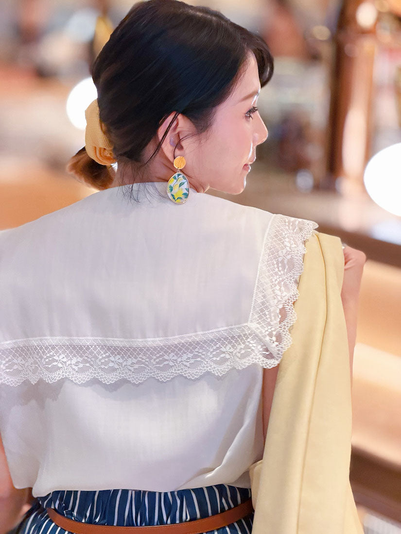 Lace Trim Sailor Collar Blouse (2 Colours)