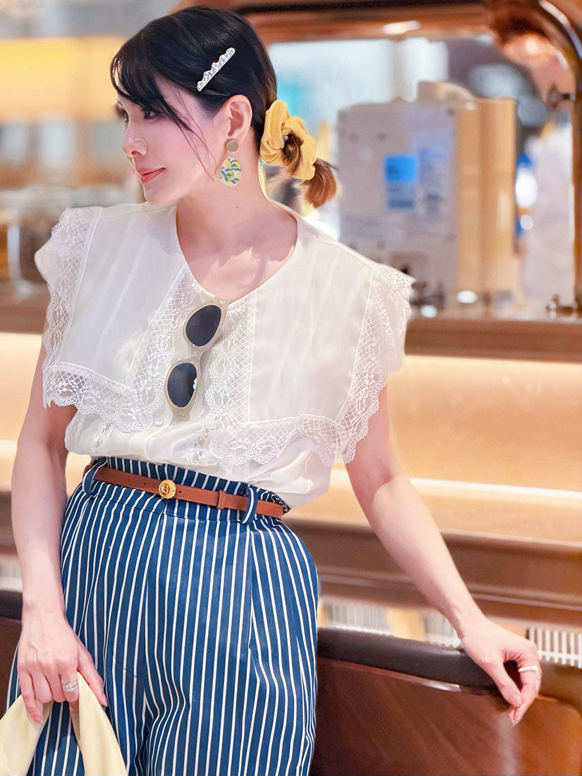 Lace Trim Sailor Collar Blouse (2 Colours)
