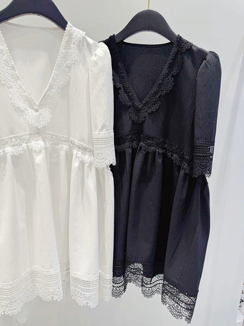 Lace Trim Ruched V Neck Tunic Top (2 Colours)