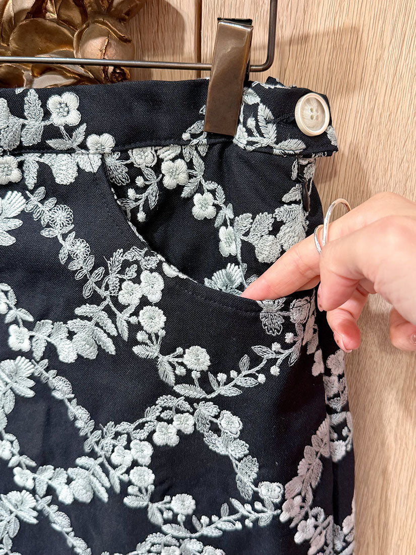 Floral Rhombus Embroidered Skirt (2 Colours)
