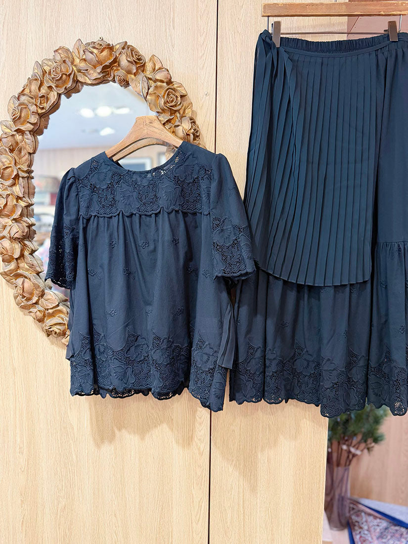 Pleated Back Embroidered Top(3 Colours )