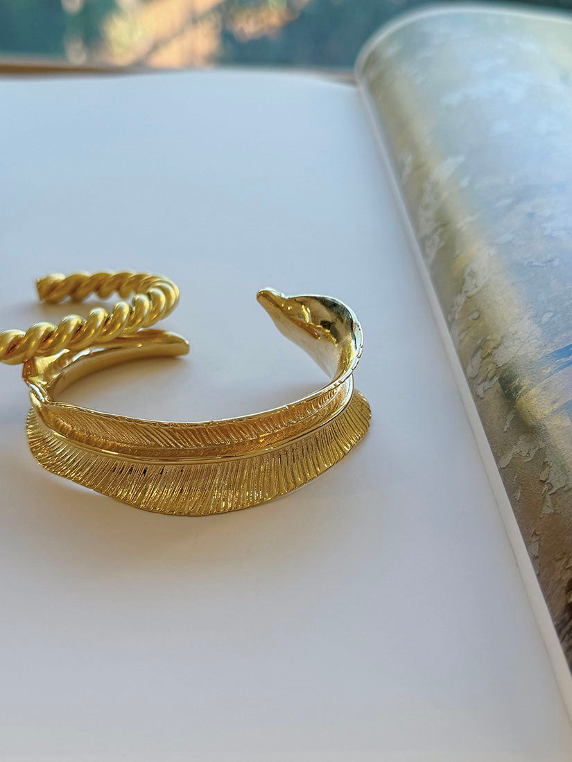 Engraved Artisan Golden Bangle (2 Styles)