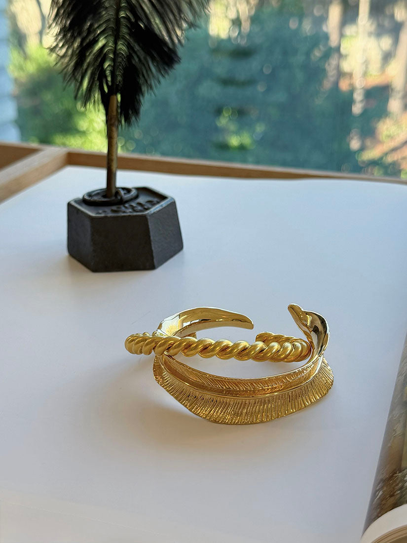 Engraved Artisan Golden Bangle (2 Styles)