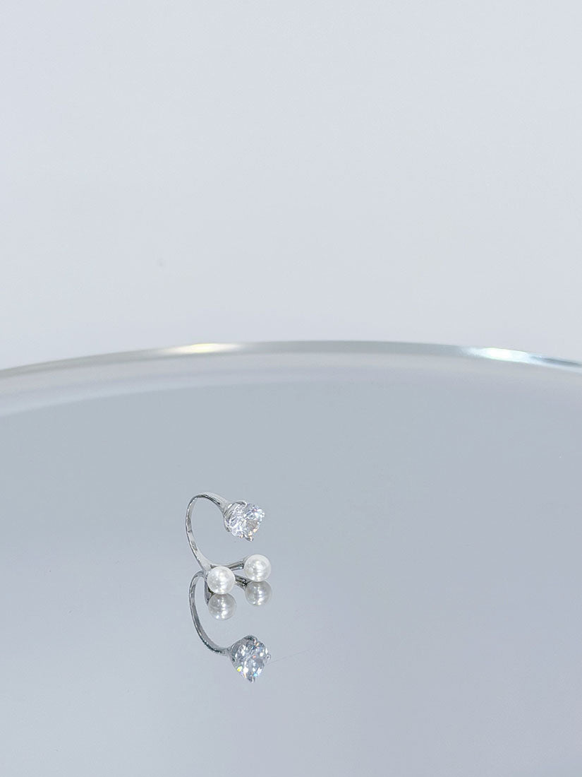 Crystal With Pearls Silver Ring