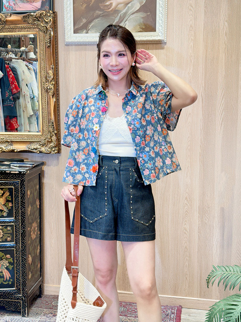 Material Bead Stud Denim Shorts
