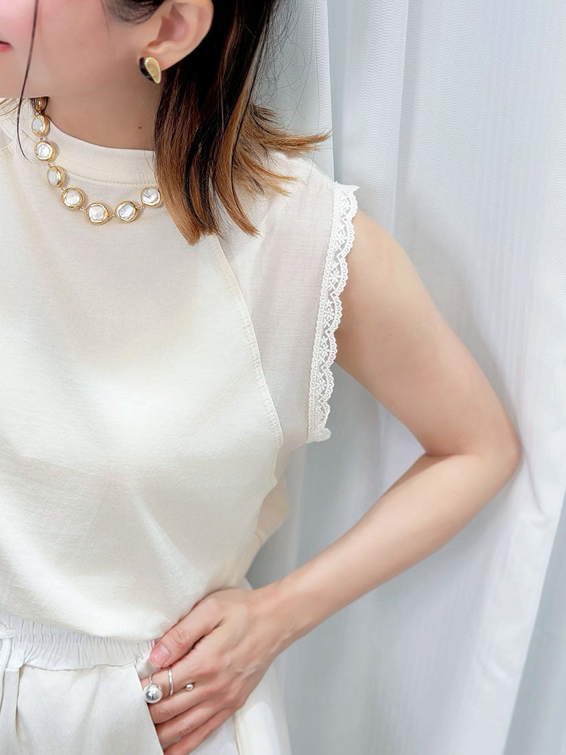 Golden Rimmed Coin Pearl Necklace
