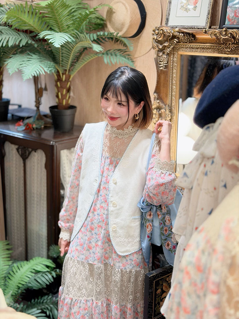 Blanket Stitch Edge Embroidered Vest Jacket (2 Colours)