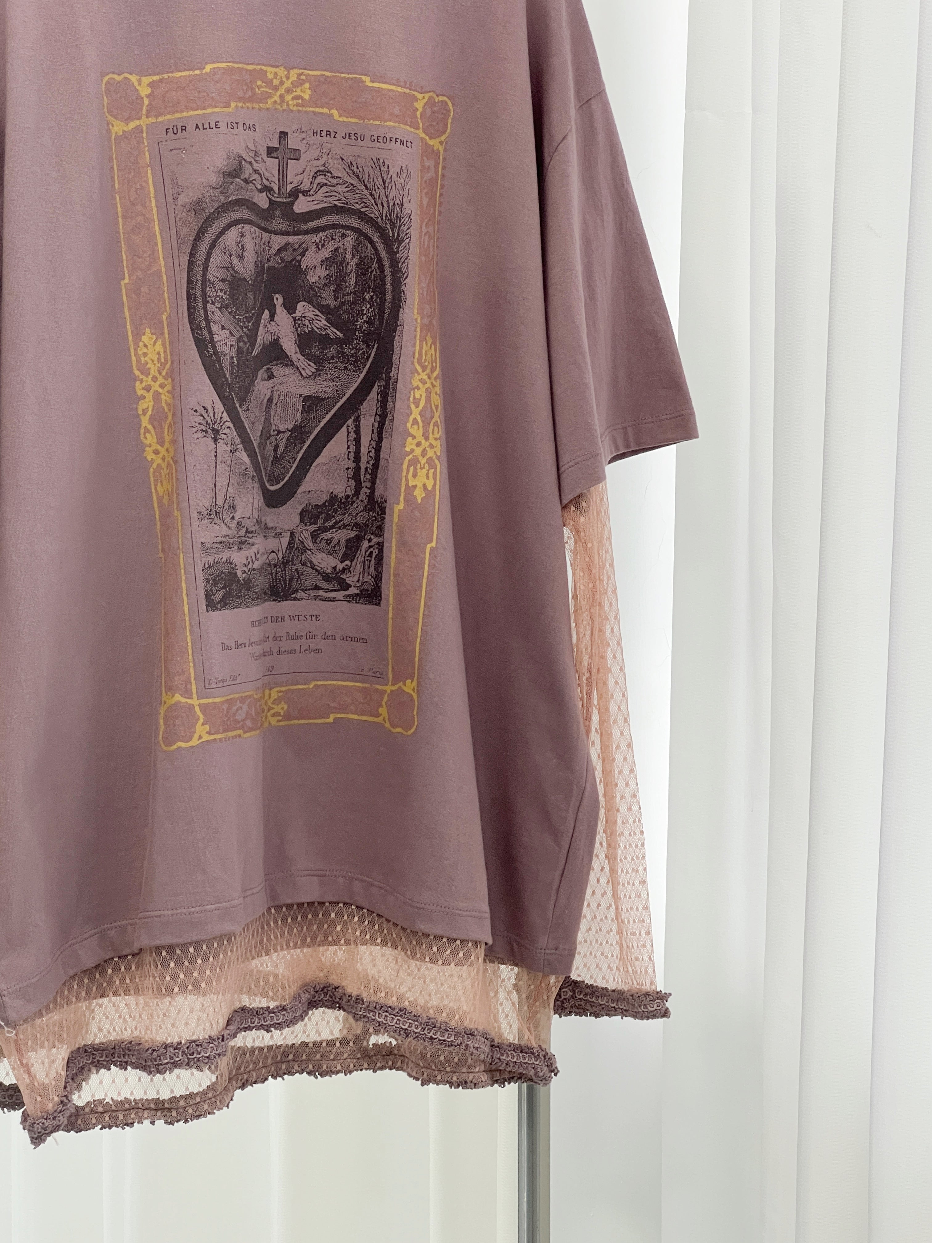 Antique Mesh Lace Trim Sleeve Print Tee