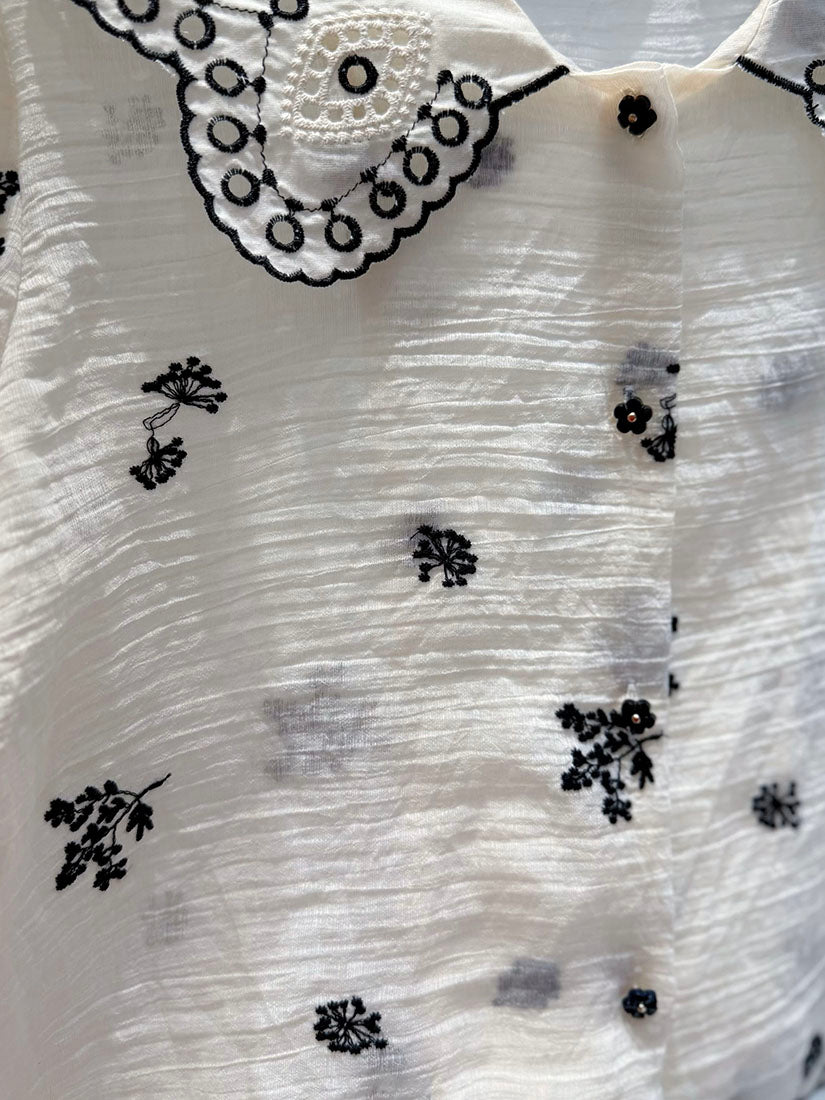 Floral Embroidered Wrinkle Blouse