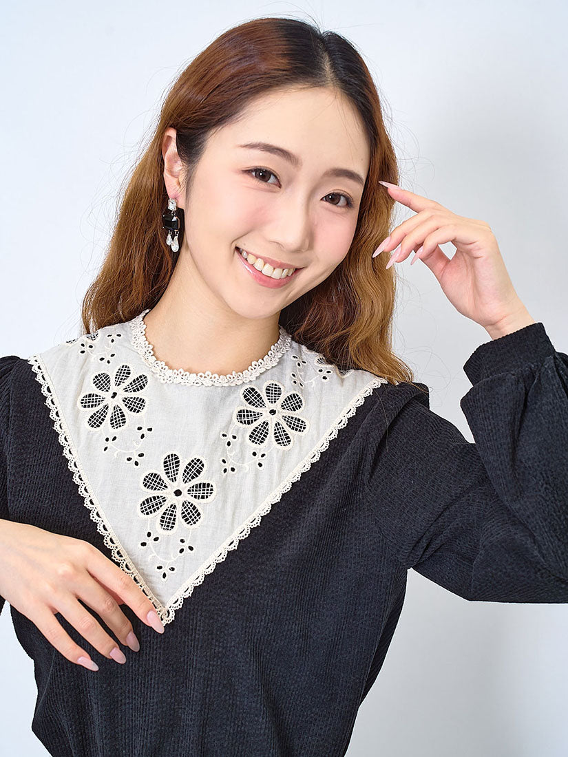 Lace Patch Yoke Wrinkle Top (2 Colours)