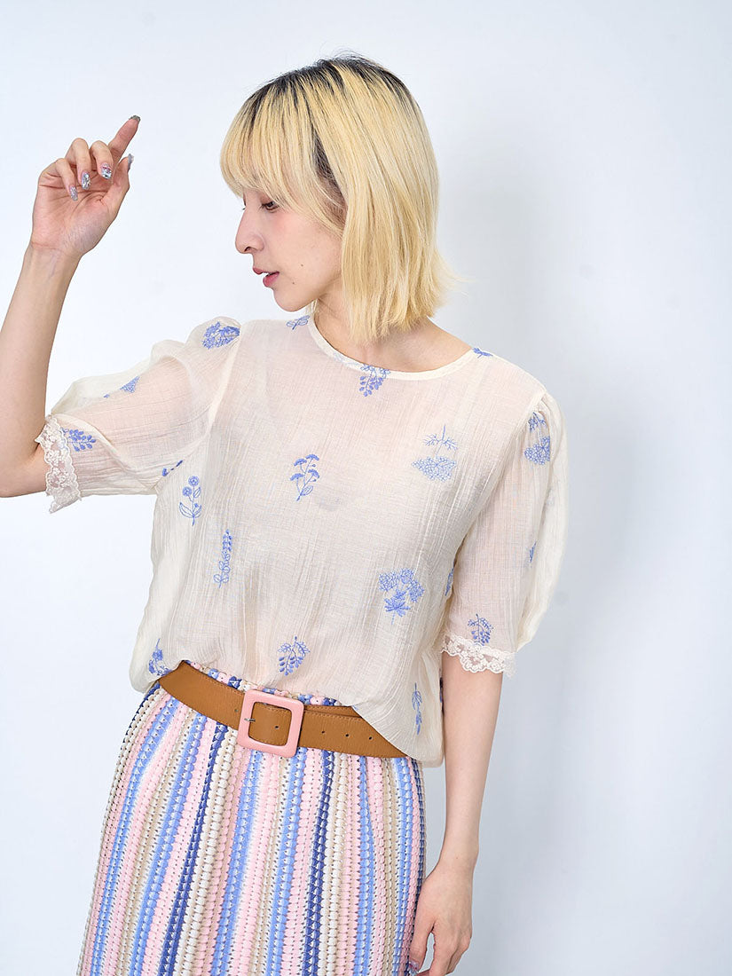 Lace Trim Cuff Floral Embroidered Wrinkle Top