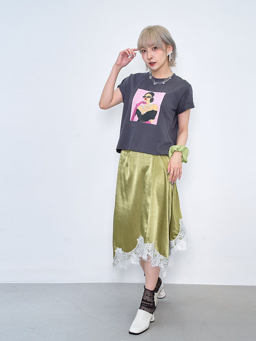 Pearl Stud Lady Painting Tee (2 Colours)
