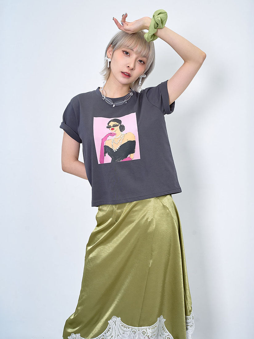 Pearl Stud Lady Painting Tee (2 Colours)