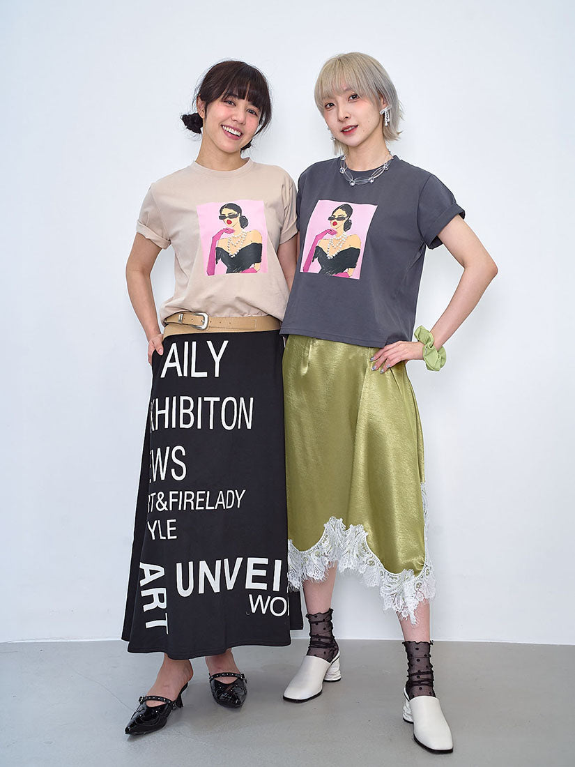 Pearl Stud Lady Painting Tee (2 Colours)