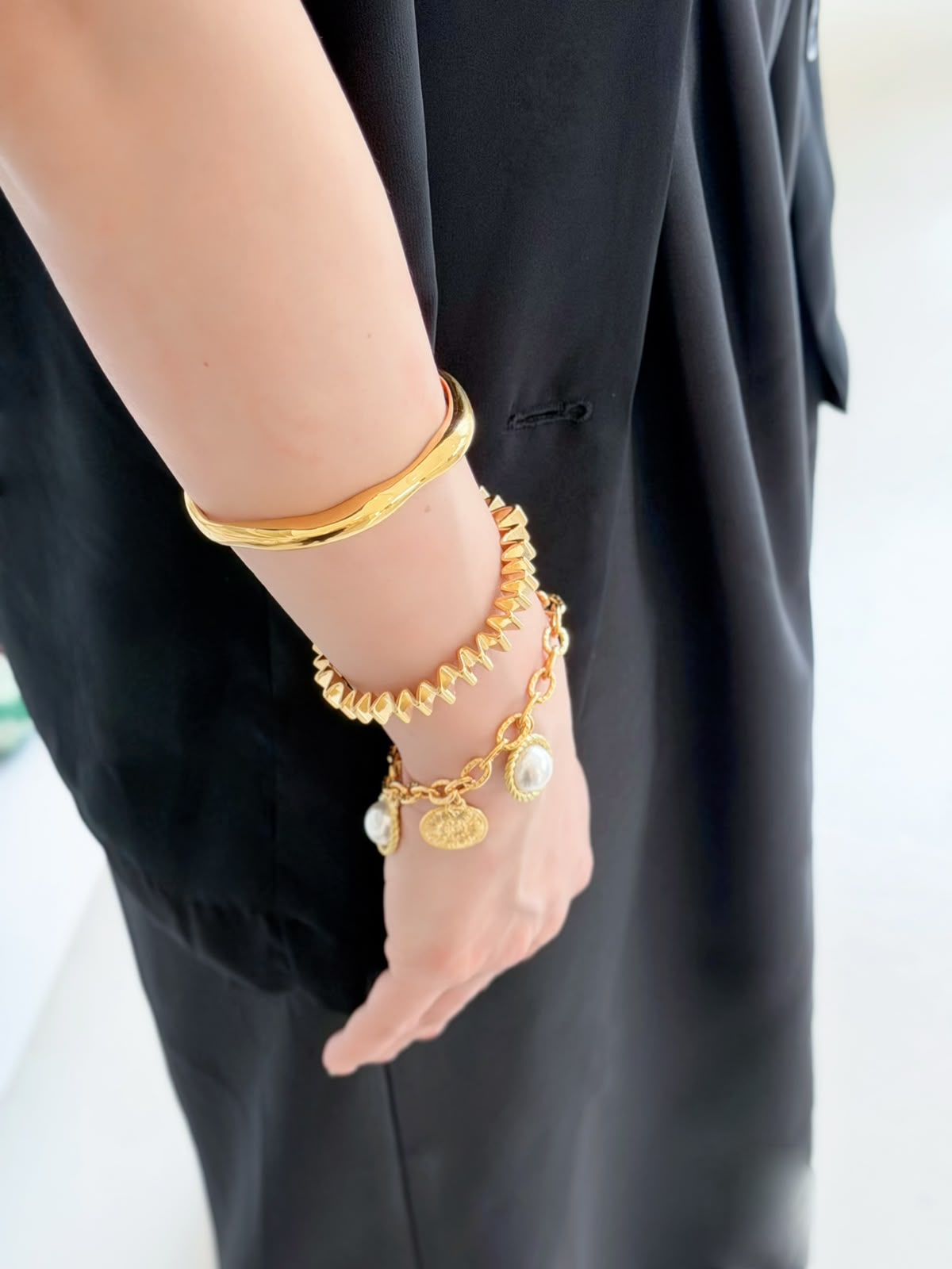 Pearl Charm Golden Bracelet (2 Styles)