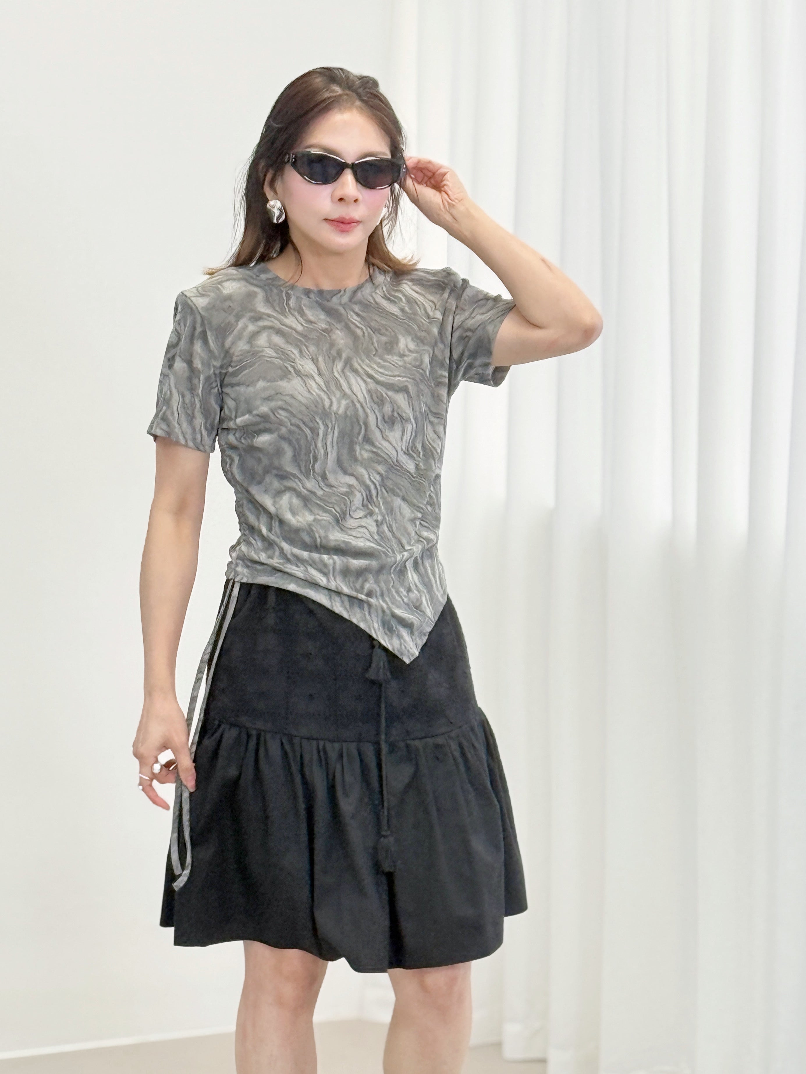 Asymmetric Drawstring Side Mable Printed Top
