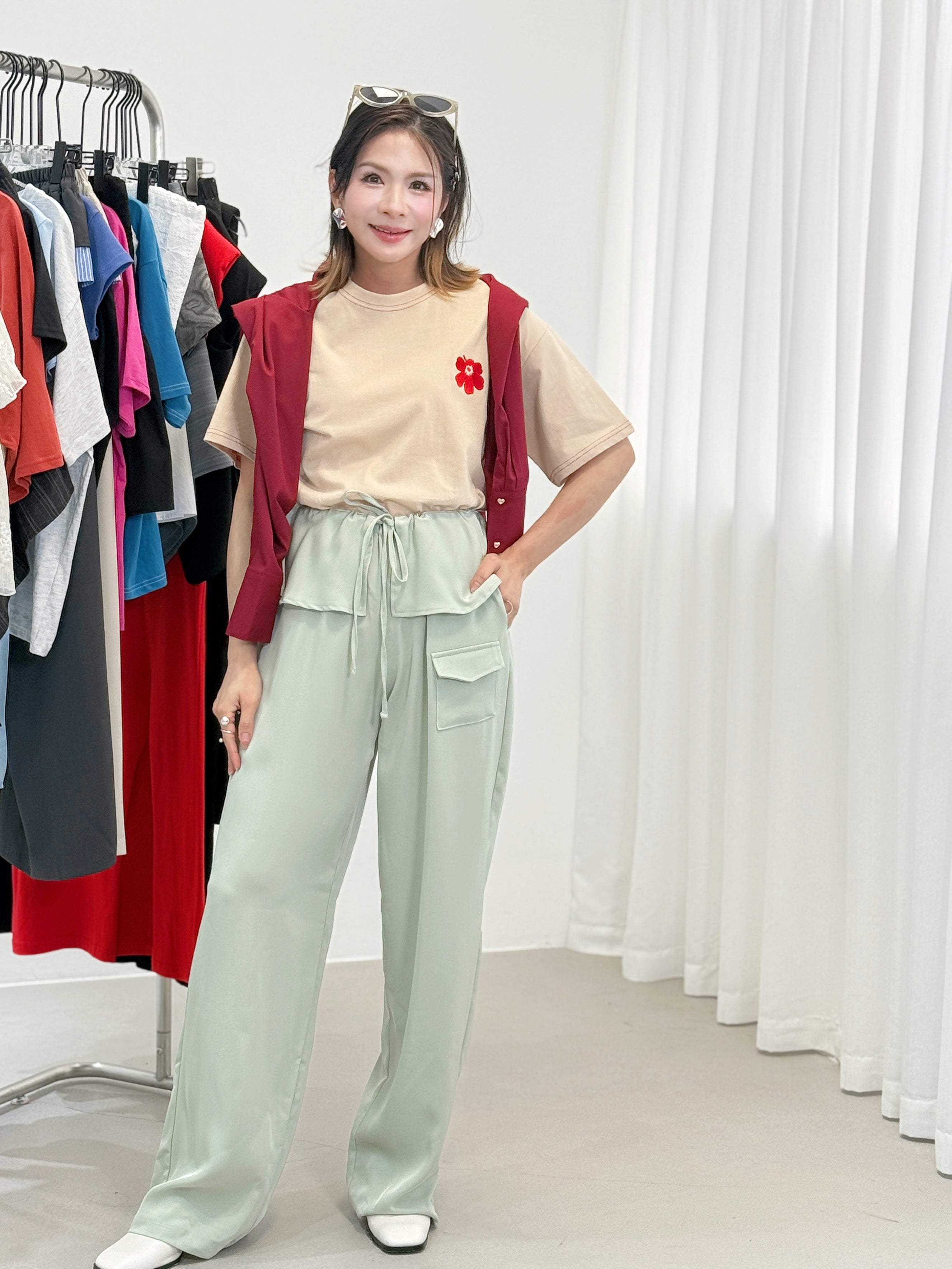 Unikko Flower Embroidered Contrast Stitch Tee (2 Colours)