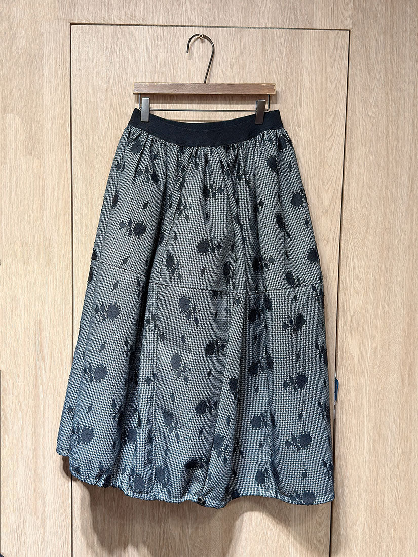 Embroidery Floral Pattern Skirt