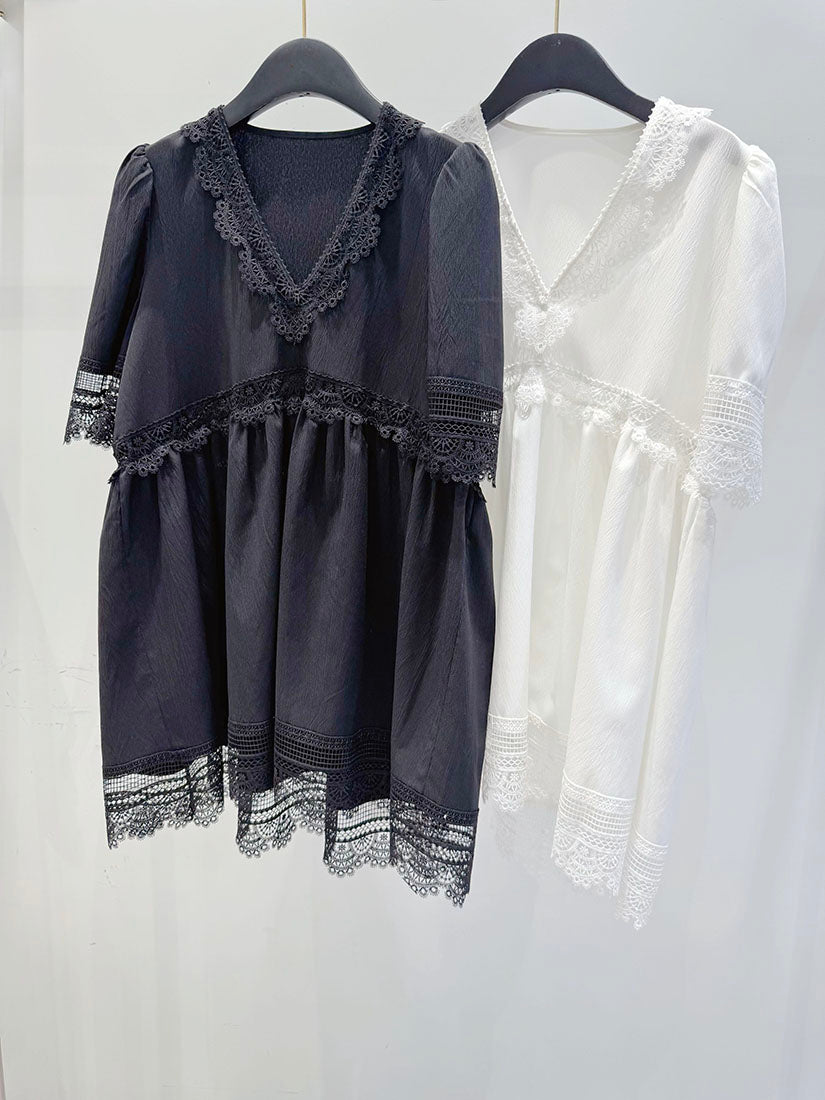 Lace Trim Ruched V Neck Tunic Top (2 Colours)