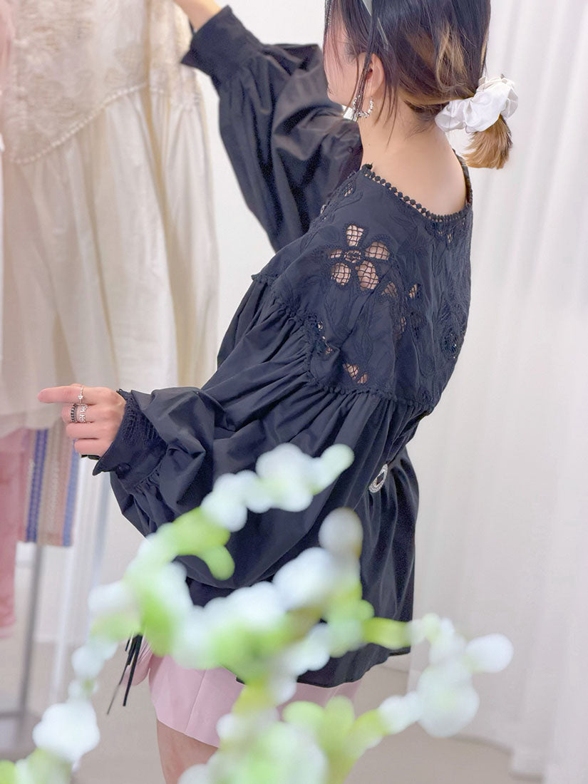 Crochet Lace Yoke Blouse (2 Colours)