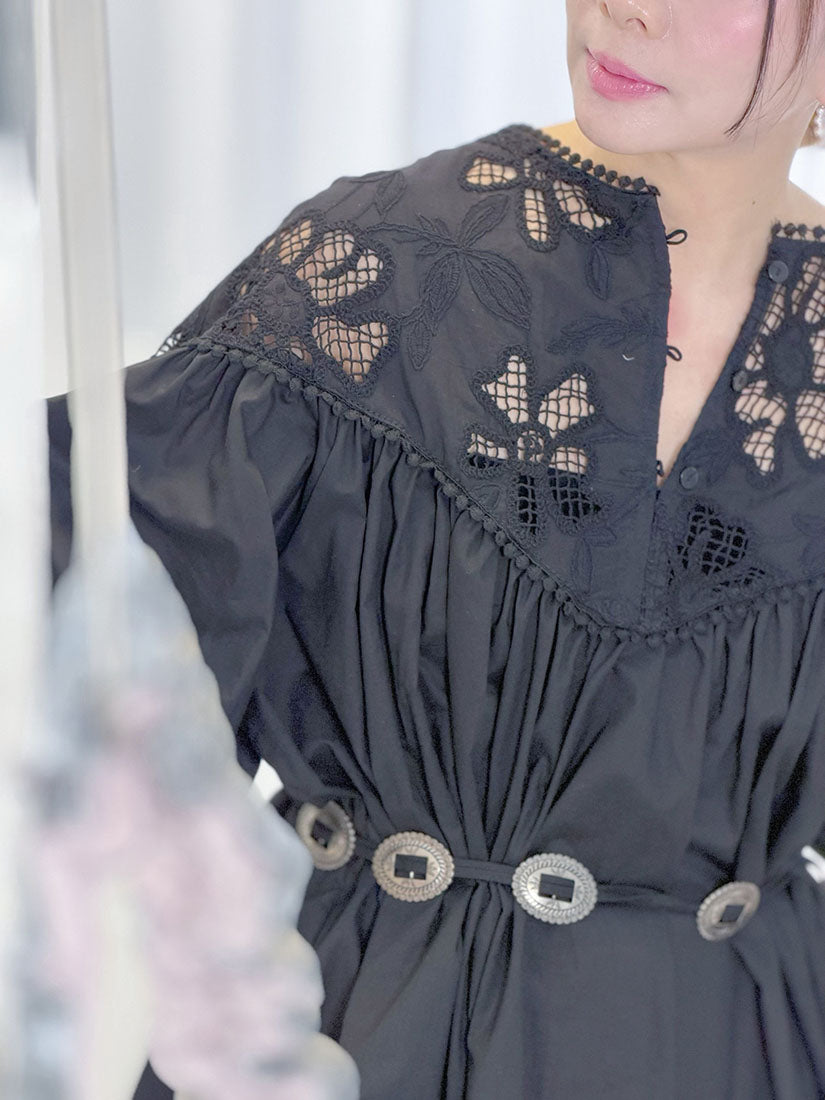 Crochet Lace Yoke Blouse (2 Colours)