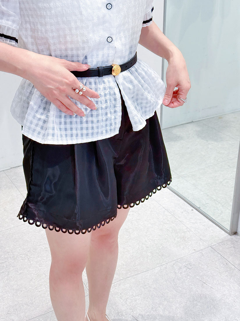 Lace Edge Shiny Pleated Shorts