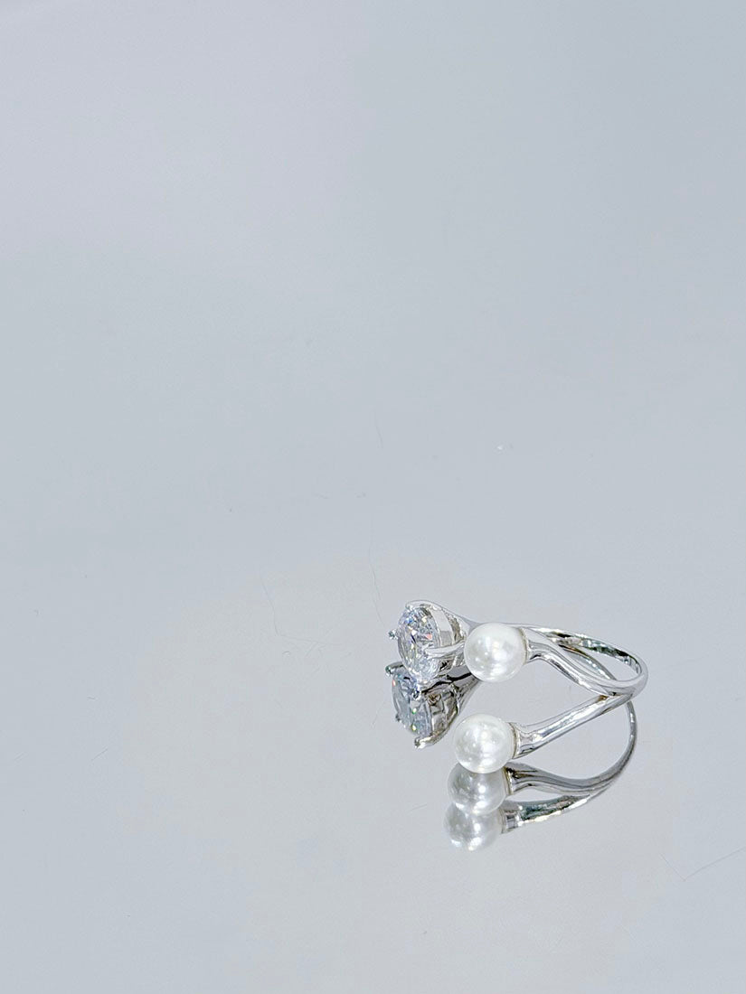 Crystal With Pearls Silver Ring