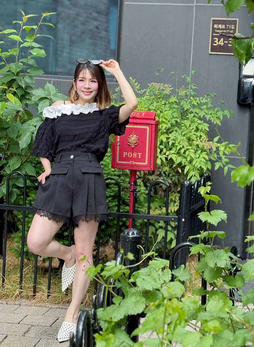 Lace Hem Pleated Shorts (2 Colours)