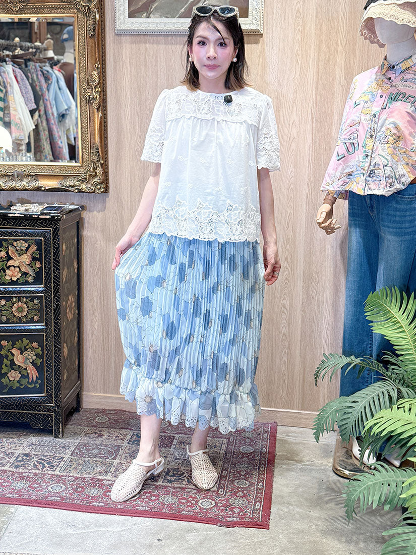 Floral Laser Cut Hem Pleated Skirt(2 Colours)