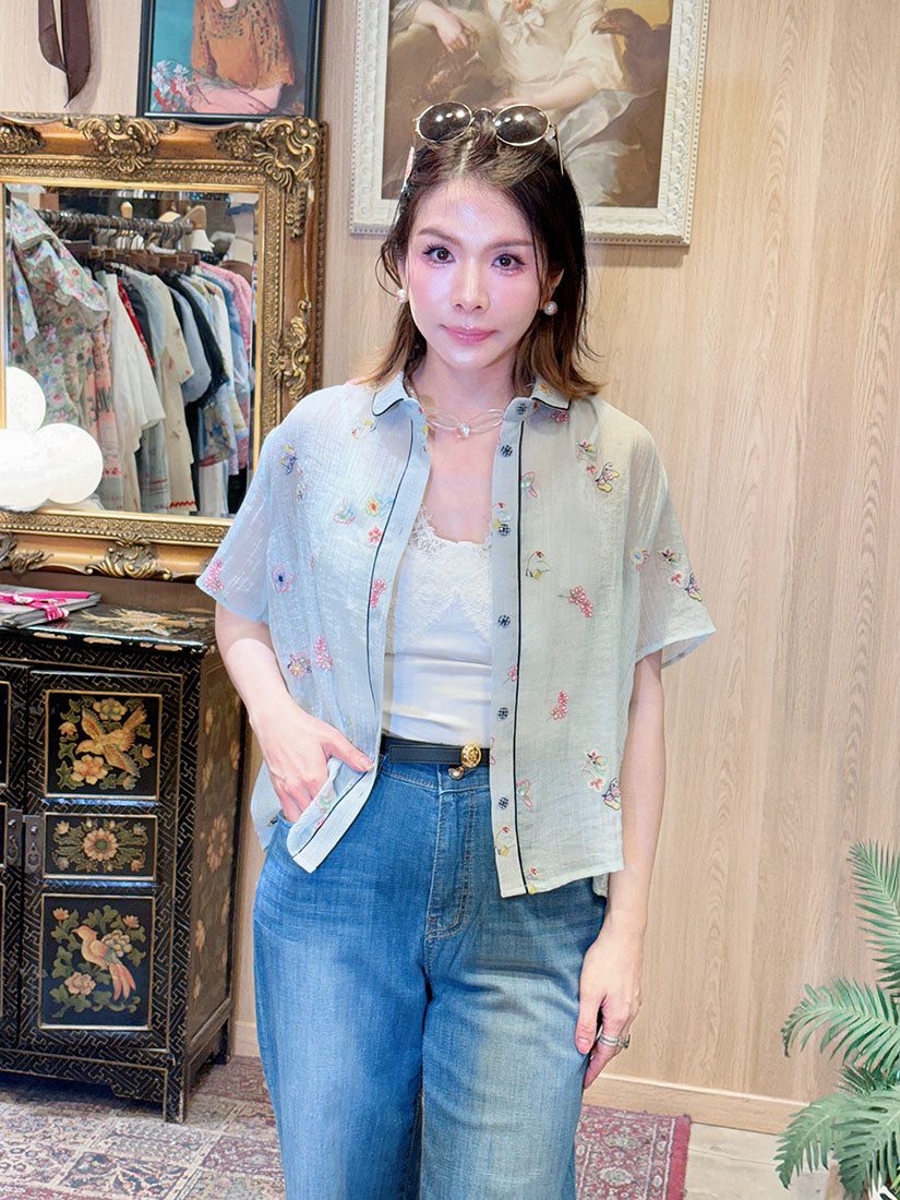 Floral Embroidered Contrast Piping Blouse(2 Colours)