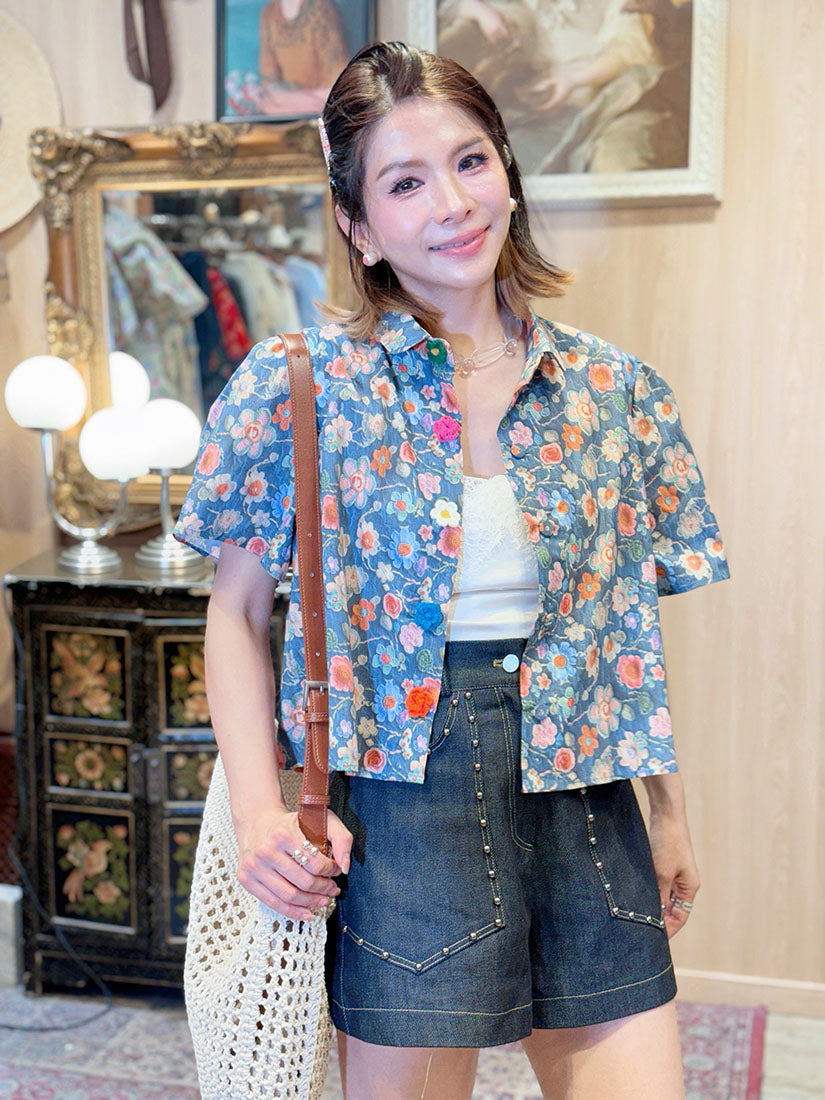 Material Bead Stud Denim Shorts