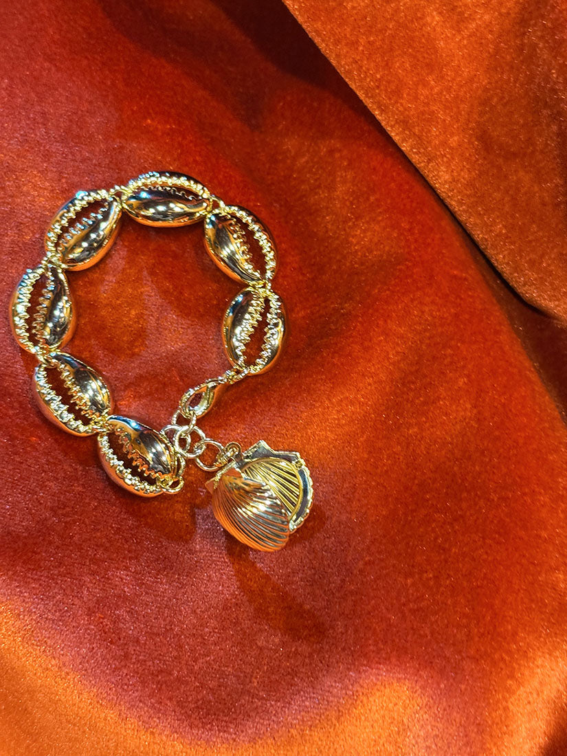 Metallic Seashell Conch Bracelet
