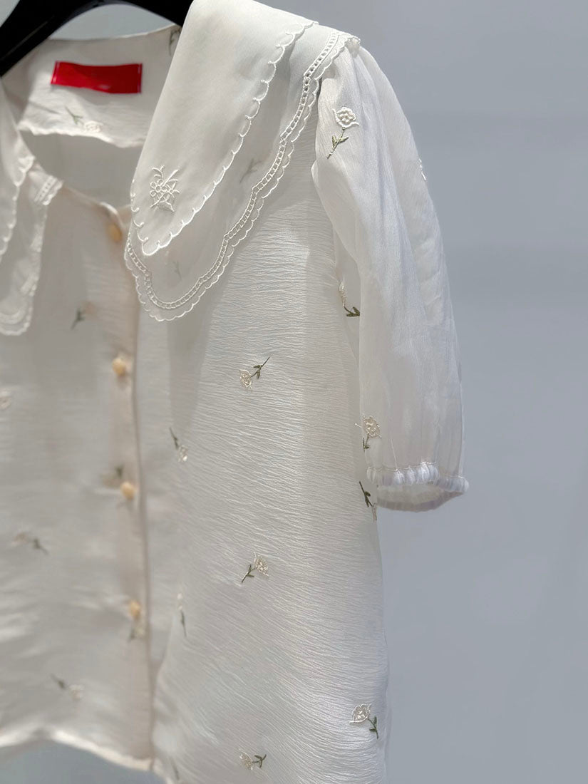 Scallop Edge Double Collar Embroidered Blouse