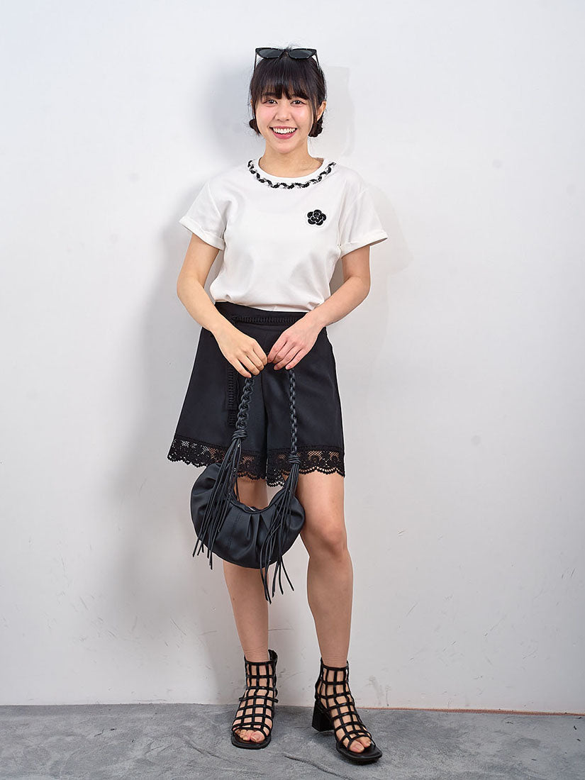 Neck Trim Camelia Applique Tee (2 Colours)