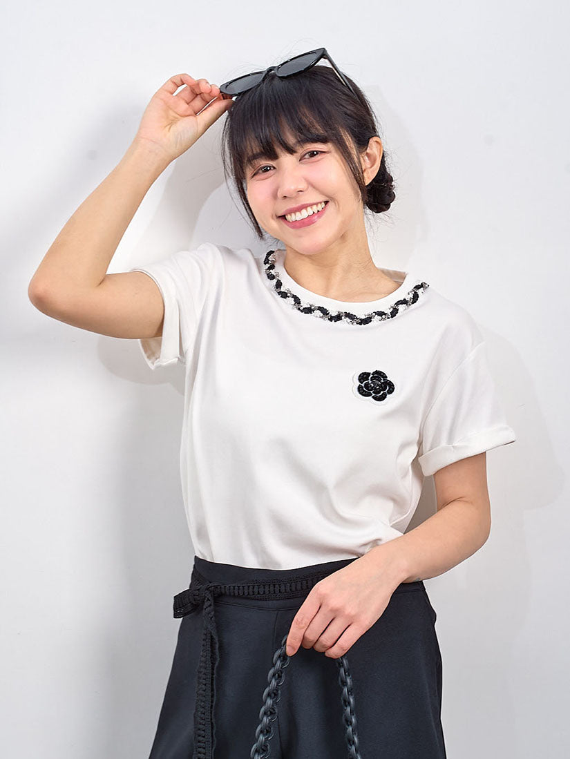 Neck Trim Camelia Applique Tee (2 Colours)