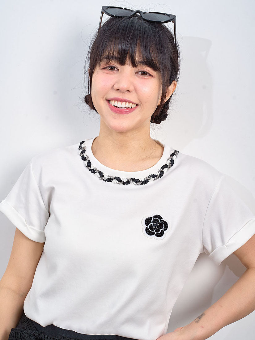 Neck Trim Camelia Applique Tee (2 Colours)