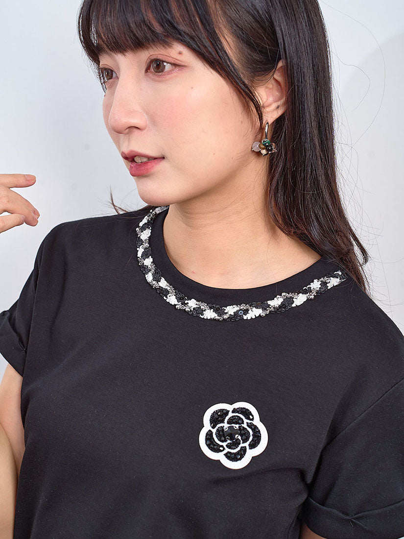 Neck Trim Camelia Applique Tee (2 Colours)
