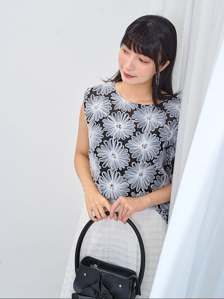 Contrast Mesh Floral Texture Sleeveless Top