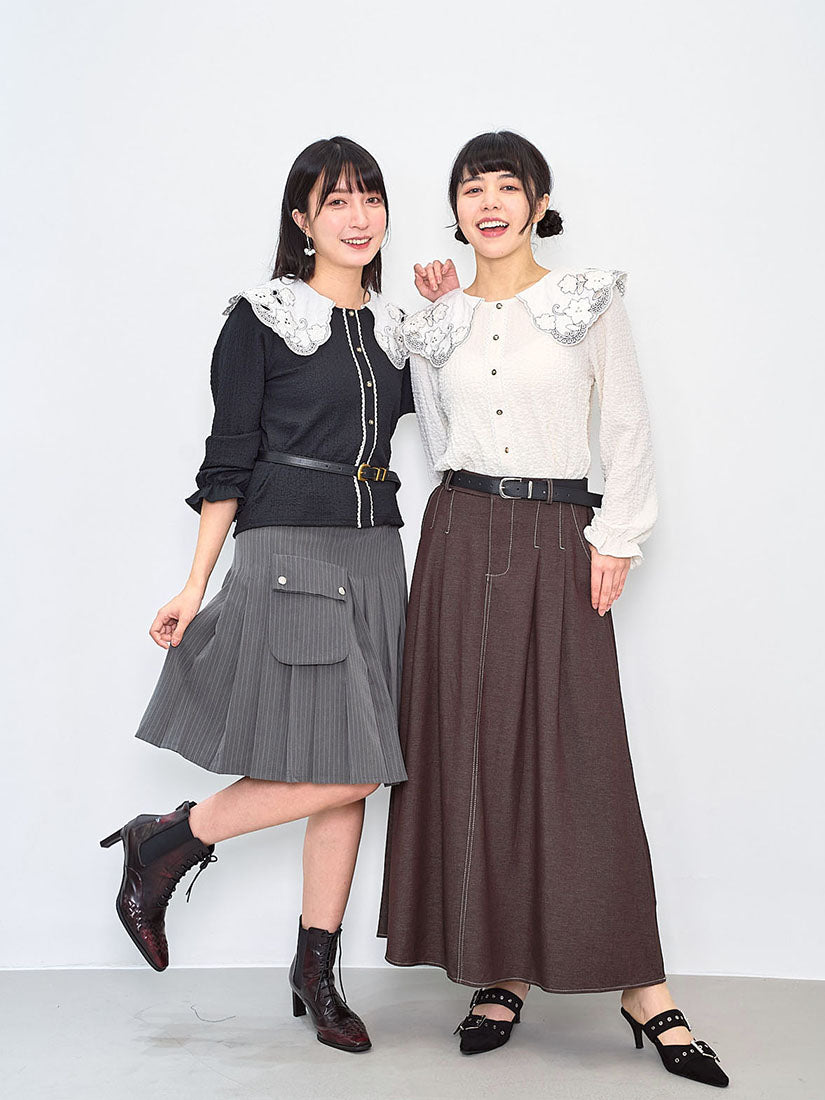 Embroidered Lace Collar Wrinkle Top (2 Colours)