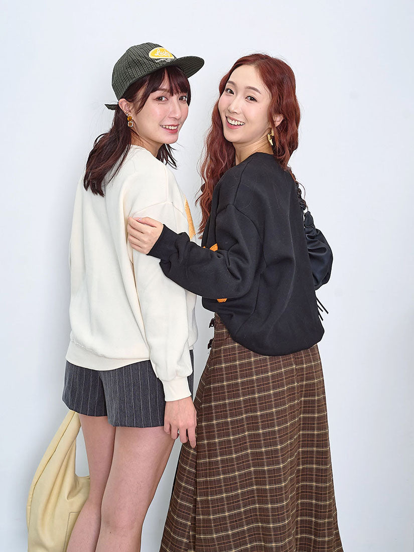 Flower Embroidered Sweatshirt (2 Colours)