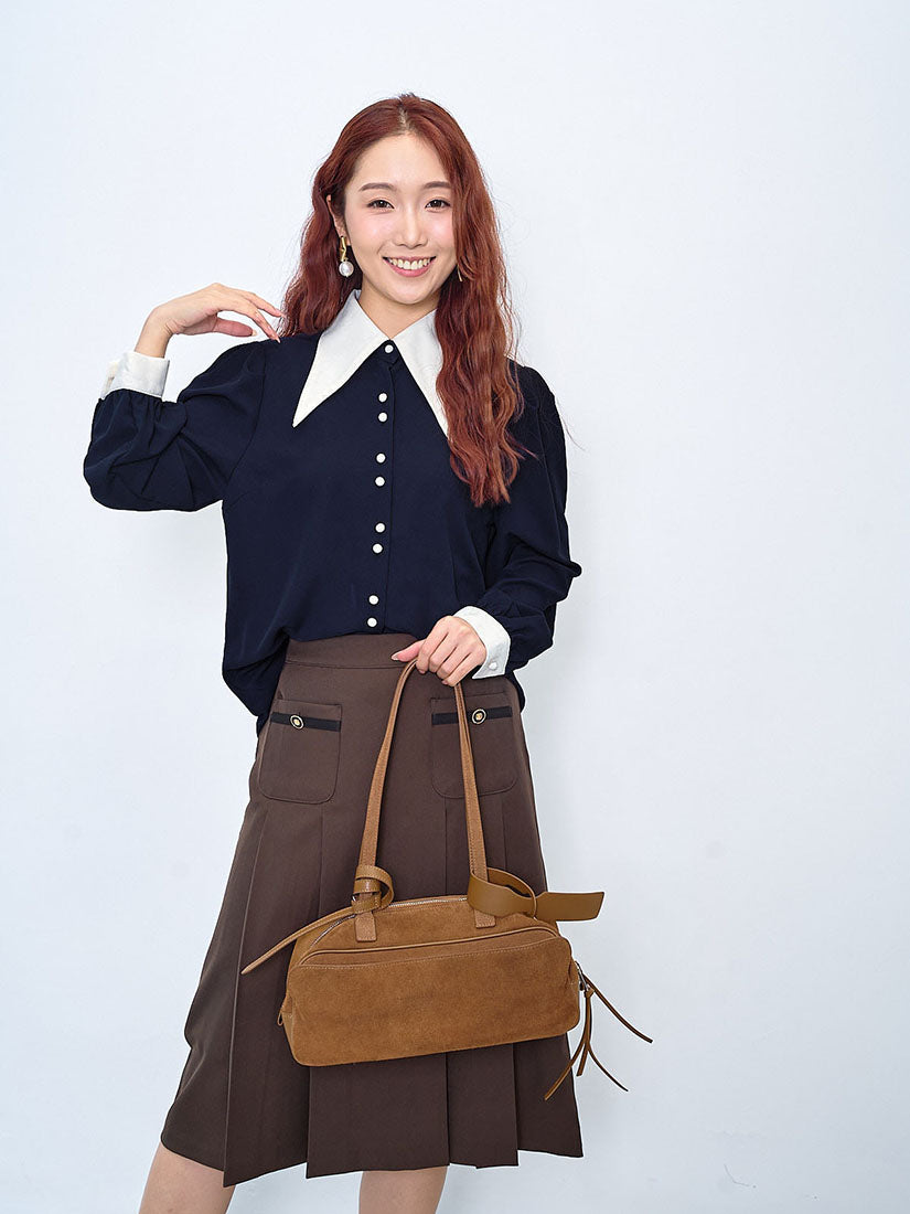 Contrast Pointed Collar Blouse (2 Colours)