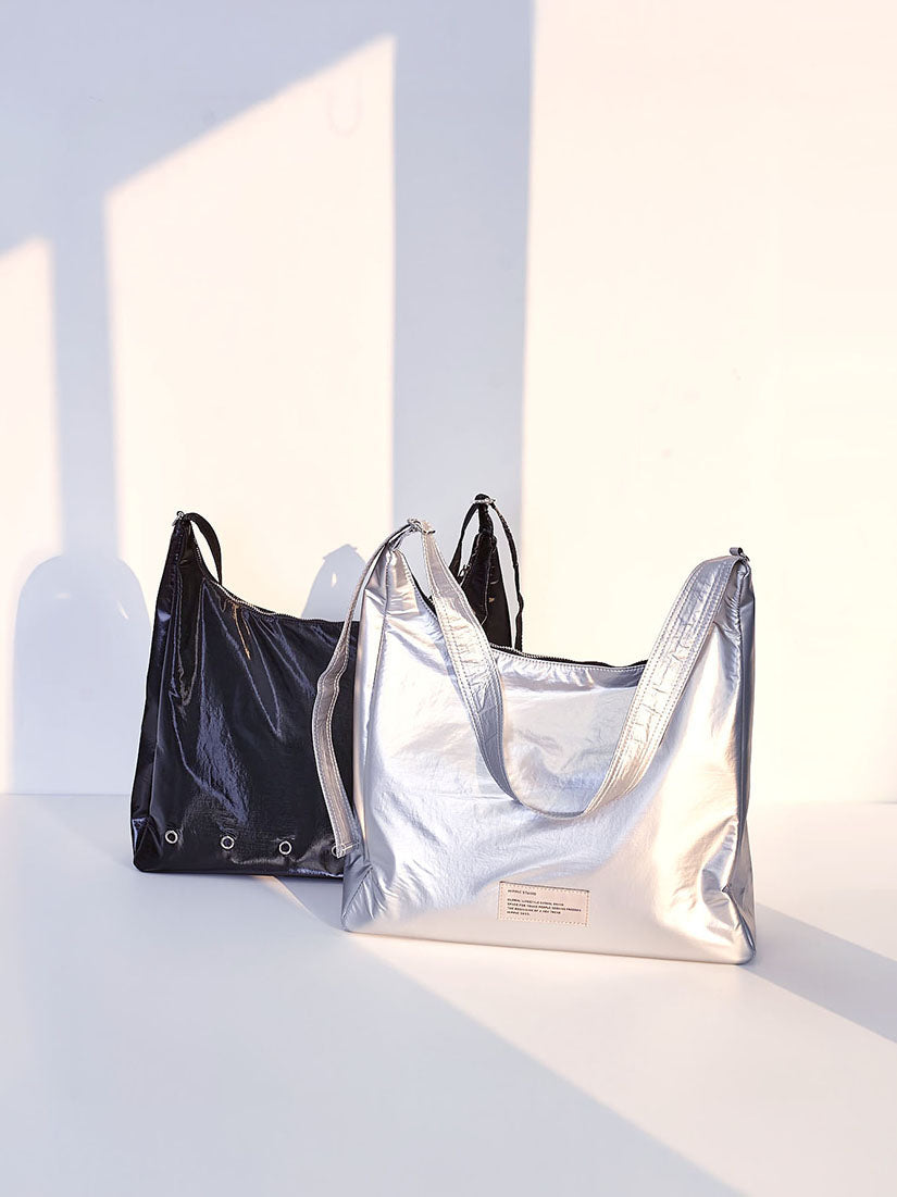 Eyelet Detailed Shiny Shoulder Bag (2 Colours)