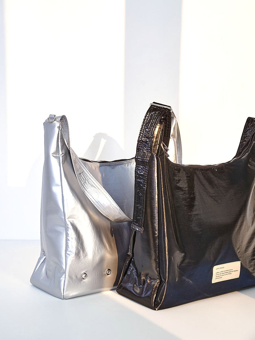 Eyelet Detailed Shiny Shoulder Bag (2 Colours)